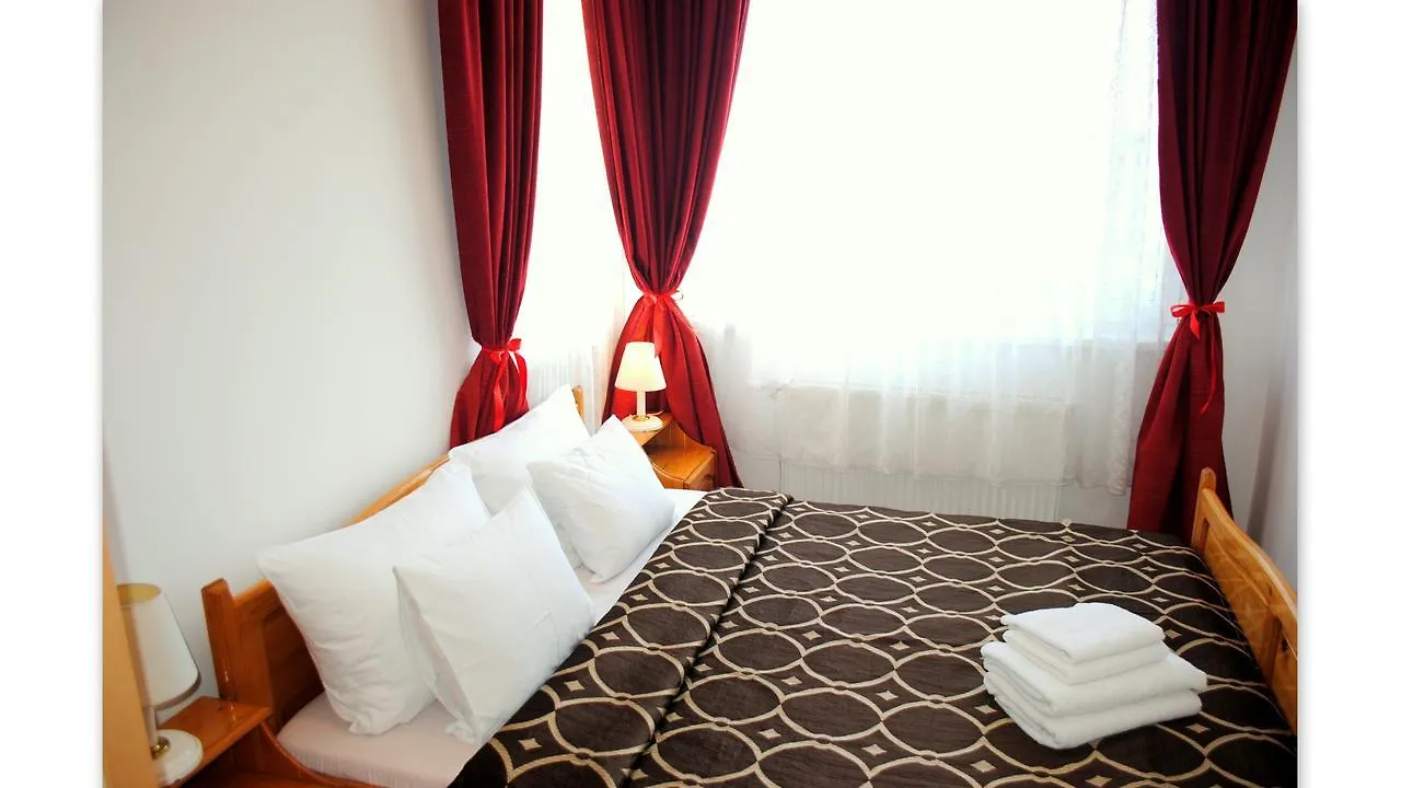 Veda Guest House Поморие 3*,